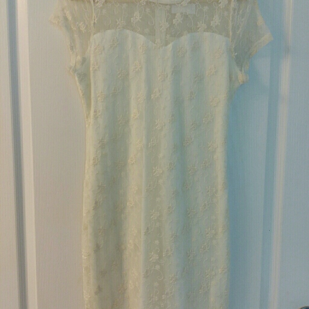 Monteau lace dress